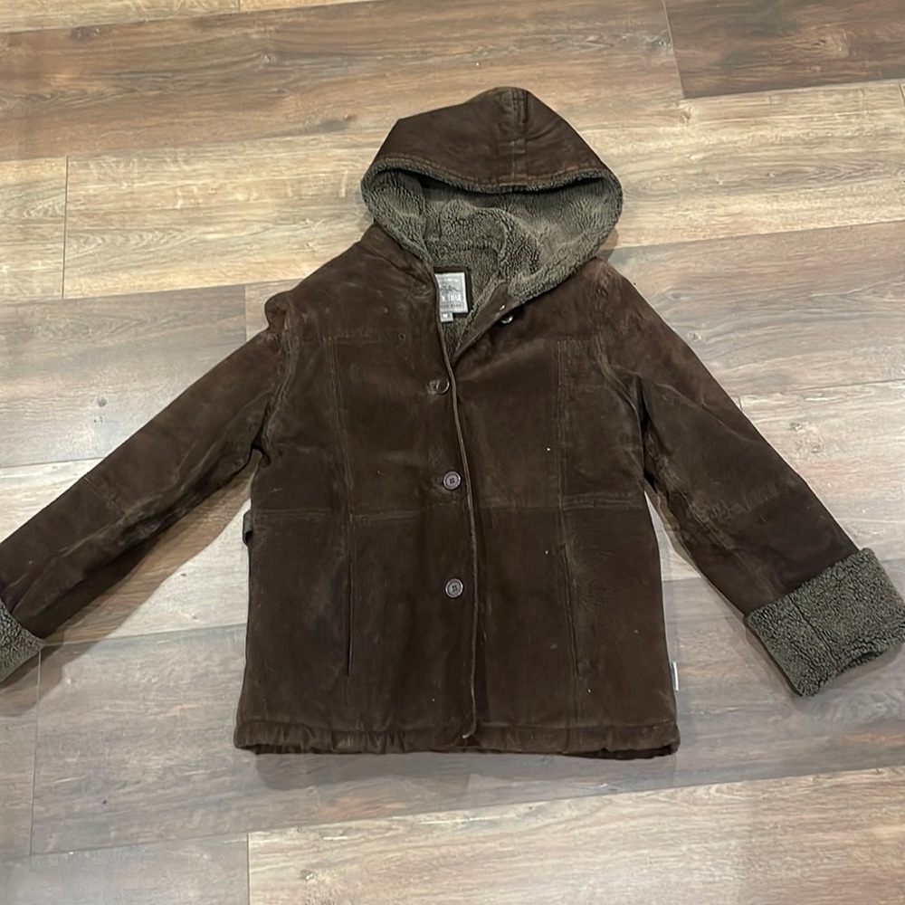 Women’s brown coat with faux fur lining